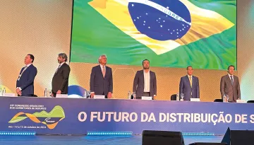 Painéis debatem presente e futuro no Congresso dos Corretores